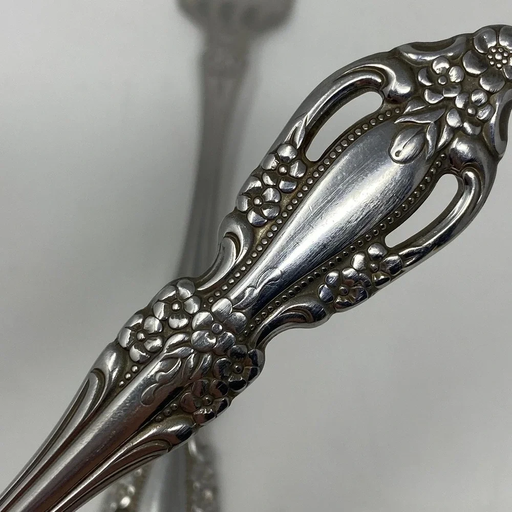 Oneida 2 Dinner Forks Distinction Deluxe Pierced Raphael Rembrandt Mansion Hall